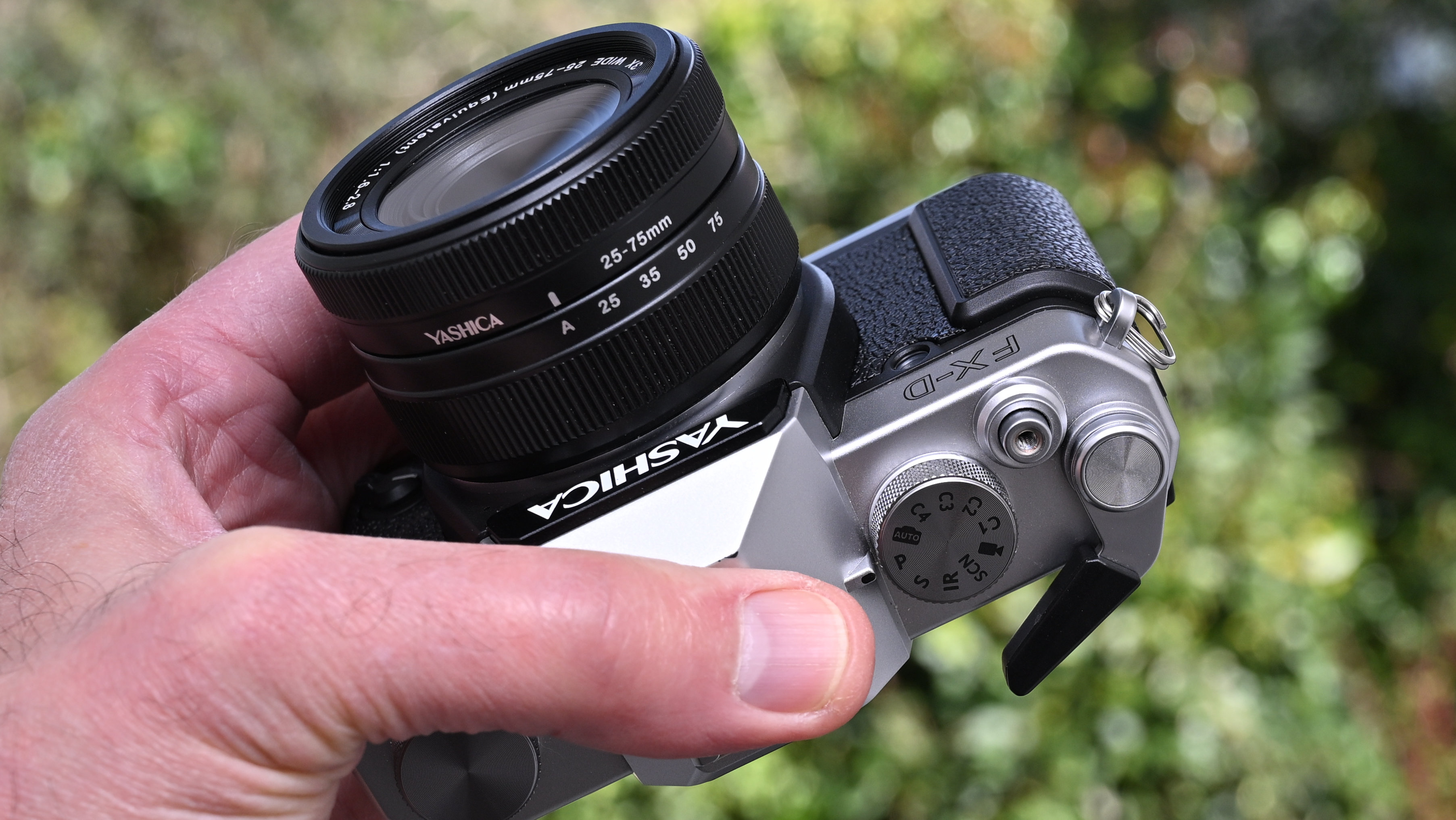 Yashica FX-D 100 product shot