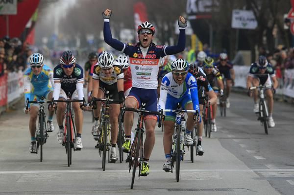 Andrea Palini (Team Idea) wins stage 1