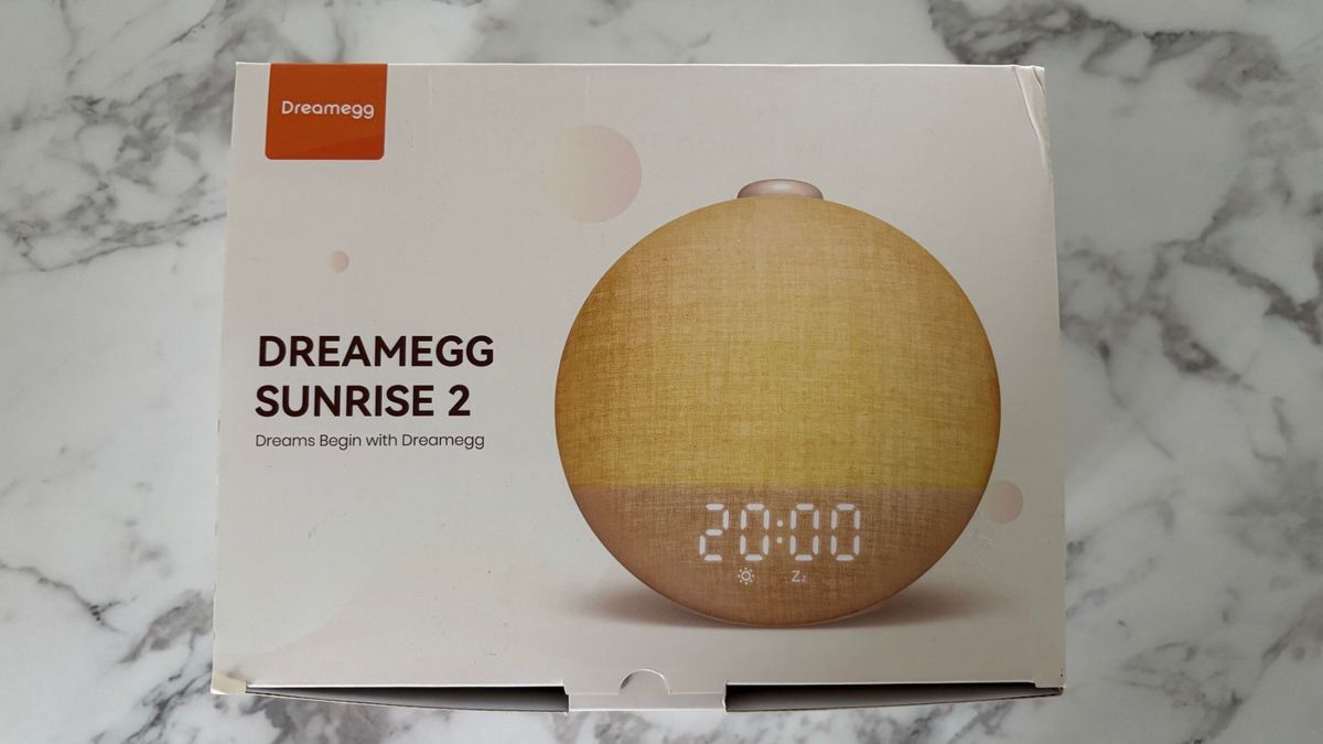 The Dreamegg Sunrise 2 box sits on a marbel countertop
