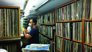 tips for buying second-hand vinyl