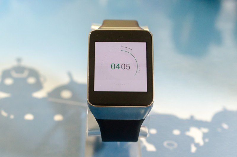 The Rings watch face uses circles to represent hours and minutes