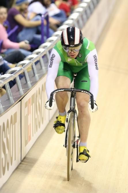Eoin Mullen flys the sprint flag for Ireland.