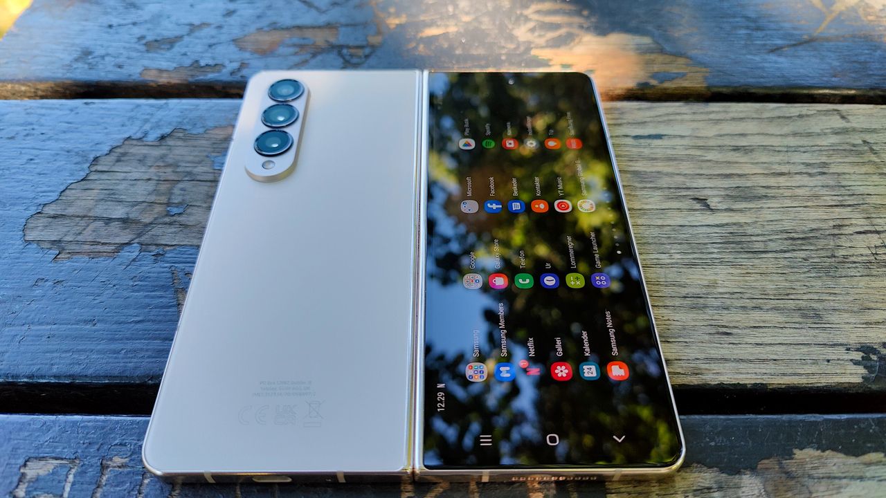 Samsung Galaxy Z Fold 4