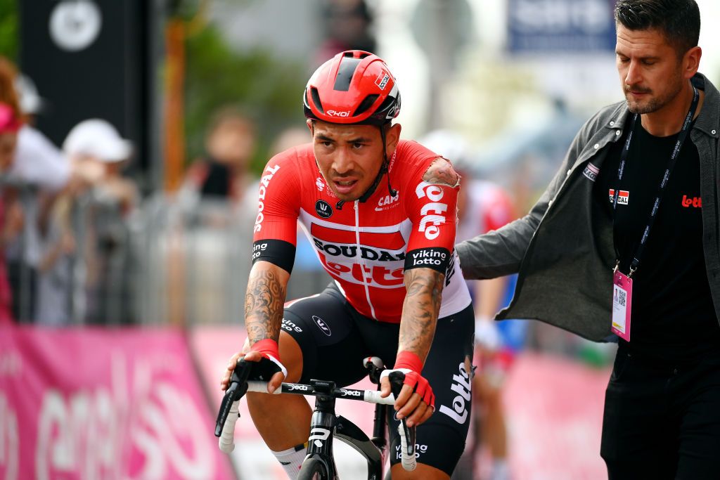 Caleb Ewan (Lotto Soudal) struggles to the finish after crashing in the final 50 metres of stage 1 of the Giro d&#039;Italia in Visegard, Hungary