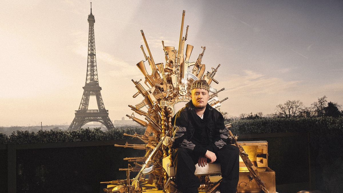 French Counter-Strike team re-sign star French player, celebrate by sticking him on a golden gun-throne in front of the Eiffel Tower because they're French