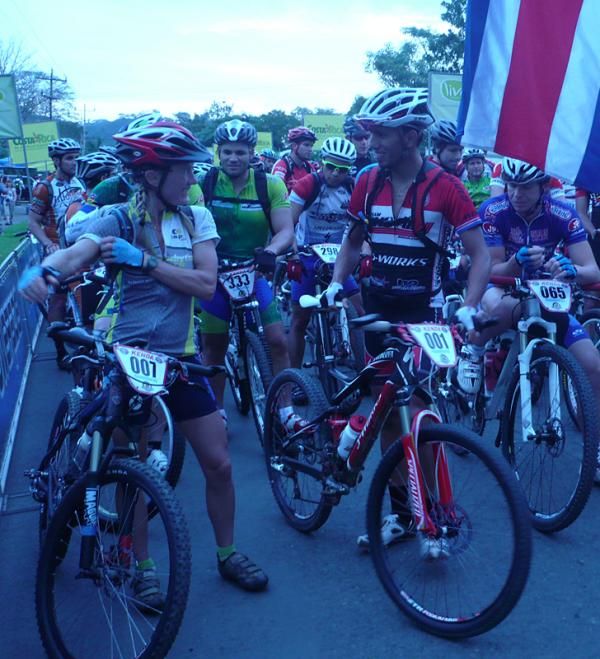 Past winners Louise Kobin and Manual Prado chat before the start.