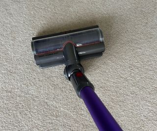 Cleaning a carpet with the Dyson Gen5detect