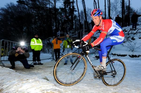 Eventual winner Lars Boom (Rabobank) rounds a bend.