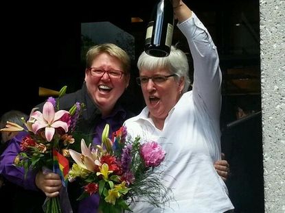 It took only minutes for Oregon's 23 first married gay couples to start getting hitched