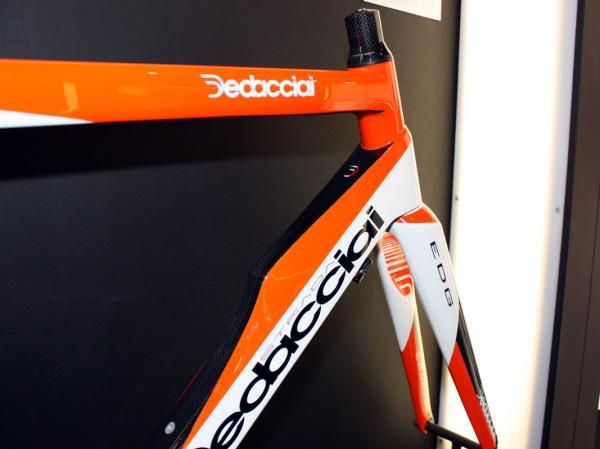 The down tube on the unique-looking Temerario is simply enormous as it approaches the tapered head tube.