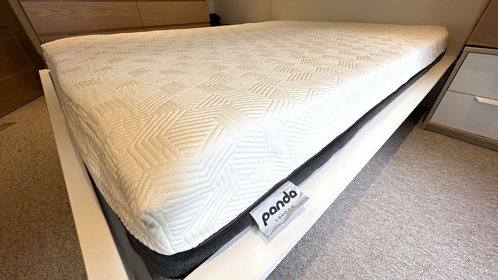 Panda London Hybrid Bamboo mattress review a soft and firm luxury experience T3