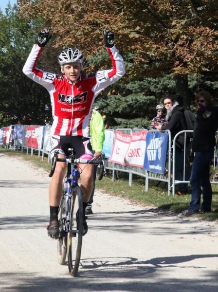 Two in a row in Toronto for Natasha Elliott (Garneau Club Chaussures)