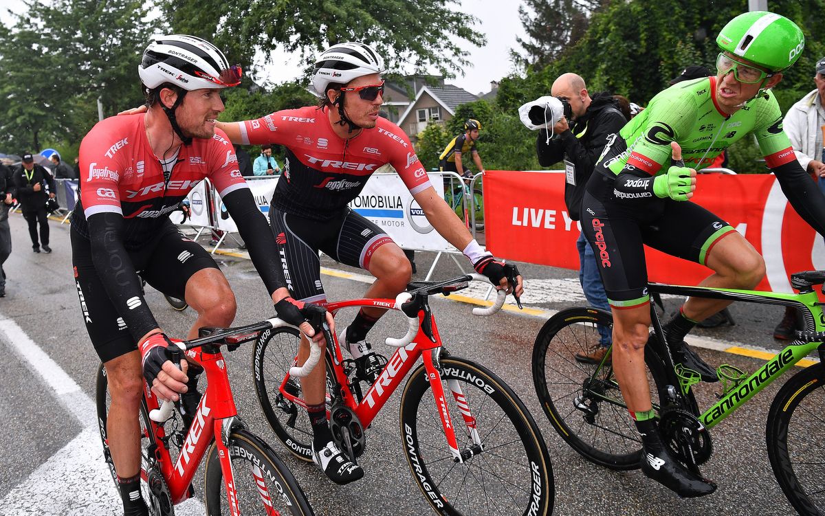 Thumbs up from Sep Vanmarcke (Cannondale-Drapac) for the winning Trek-Segafredo team