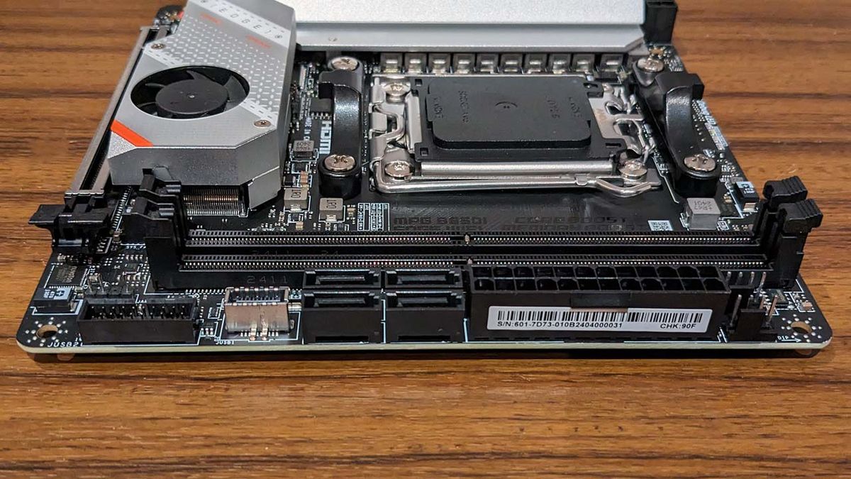 MSI MPG B650I Edge WiFi review | PC Gamer