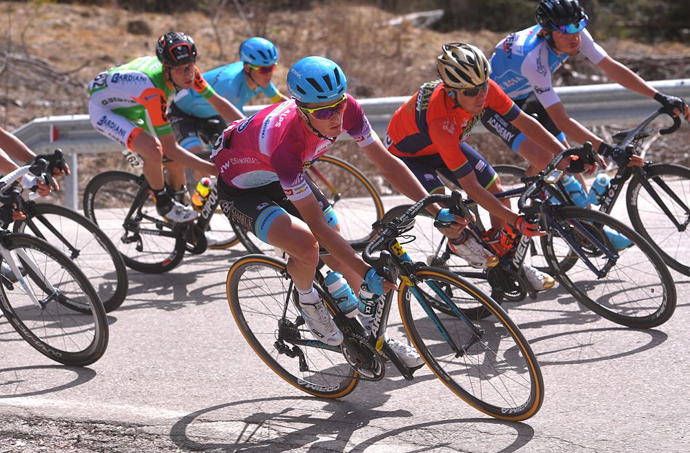 Pello Bilbao leads the race after winning stage 1 at Tour of the Alps