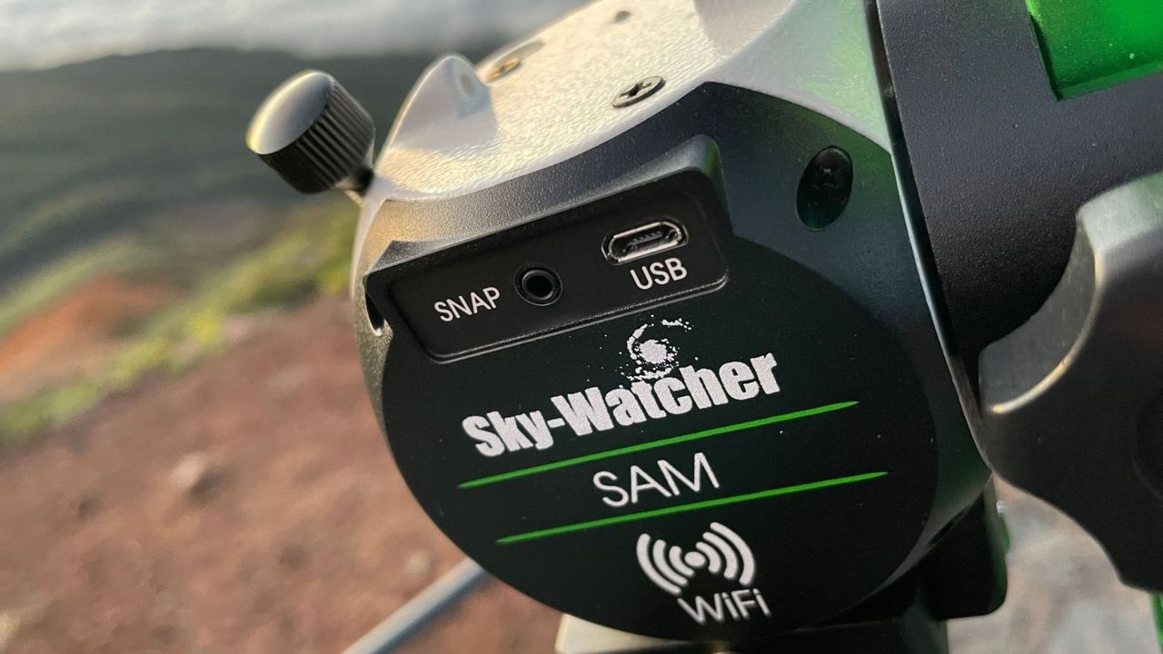 Sky-watcher Star adventurer mini rear view of tracker