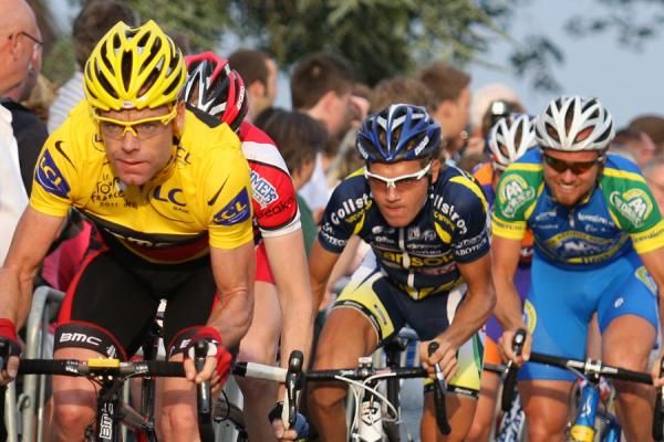 Evans leads the peloton
