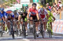 Mark Cavendish wins stage 13 at the Giro d'Italia