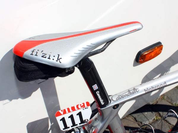 Cavendish perches himself atop a fi'zi:k Arione CX Carbon Braided saddle.