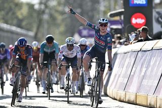 Scheldeprijs: Tim Merlier makes it look easy with third successive victory after season delayed by knee injury