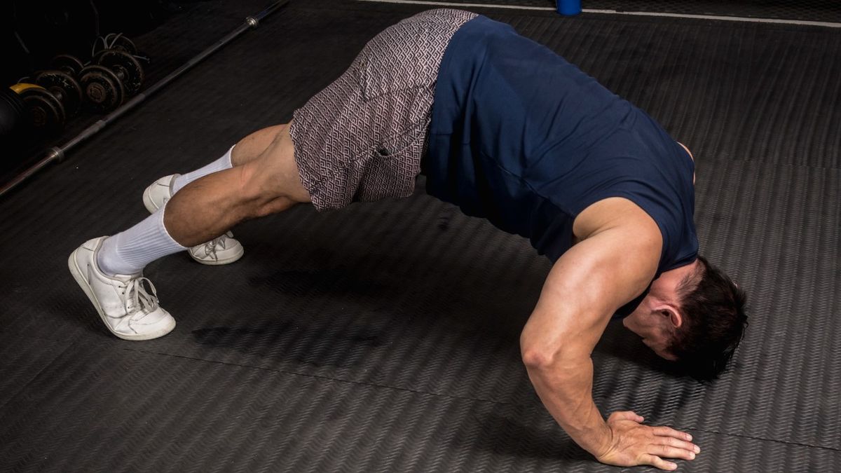 A Bodyweight Shoulder Workout For Healthy, Strong Joints Coach