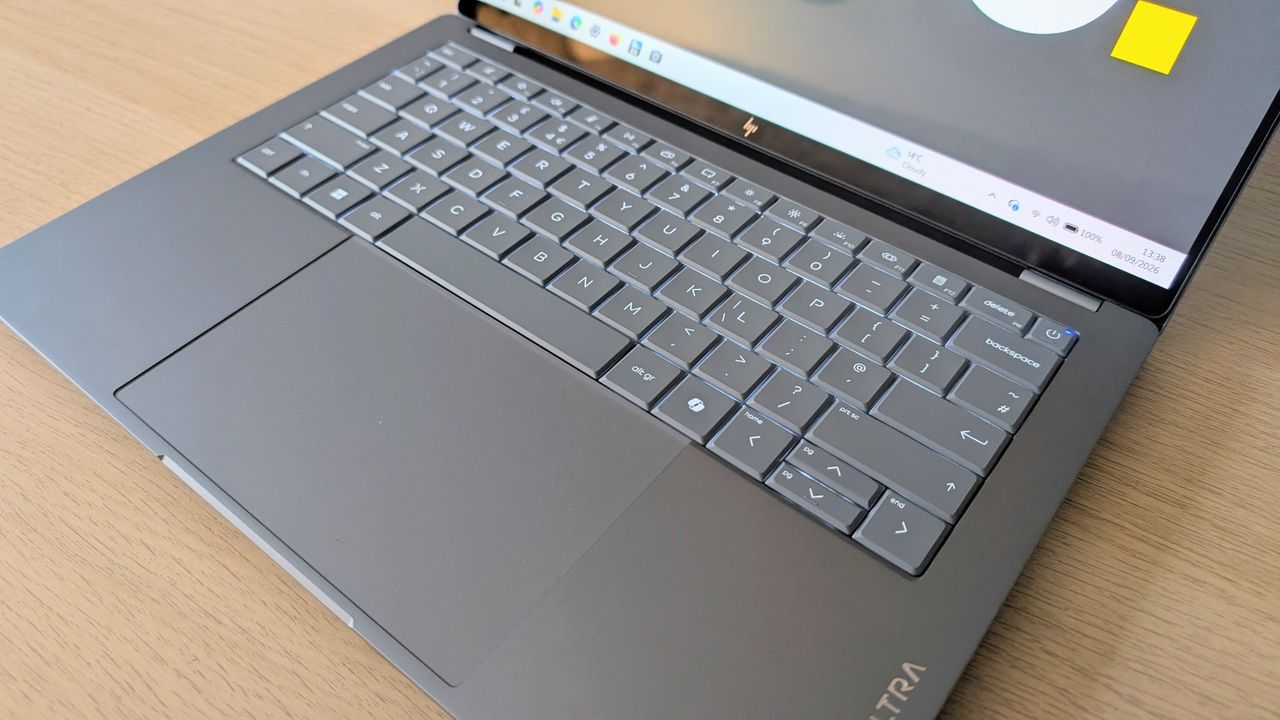 The HP OmniBook Ultra 14 on a desk