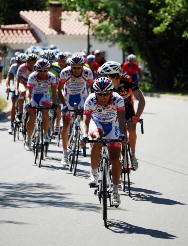 Stage five winner Jackson Rodriguez (Androni-Giocattoli) leads the peloton