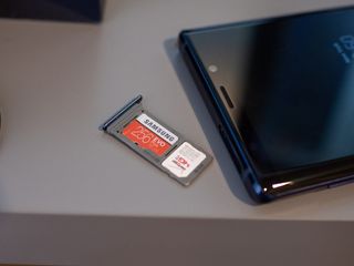 Galaxy Note 9 with microSD card