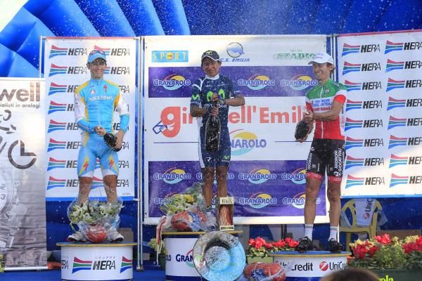 Nairo Quintana (Movistar) opens the champagne