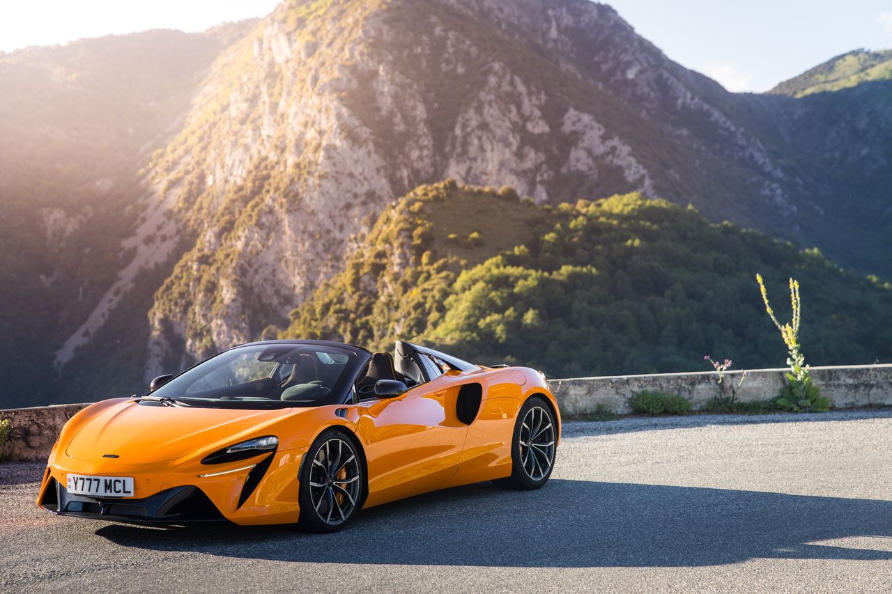 McLaren Artura Spider