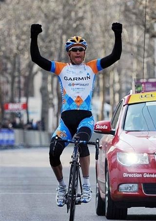 Christian Vande Velde (Garmin-Sliptream) wins solo with plenty of time to give a victory salute.