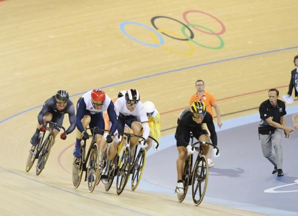 Chris Hoy (Great Britain) leads in qualifying