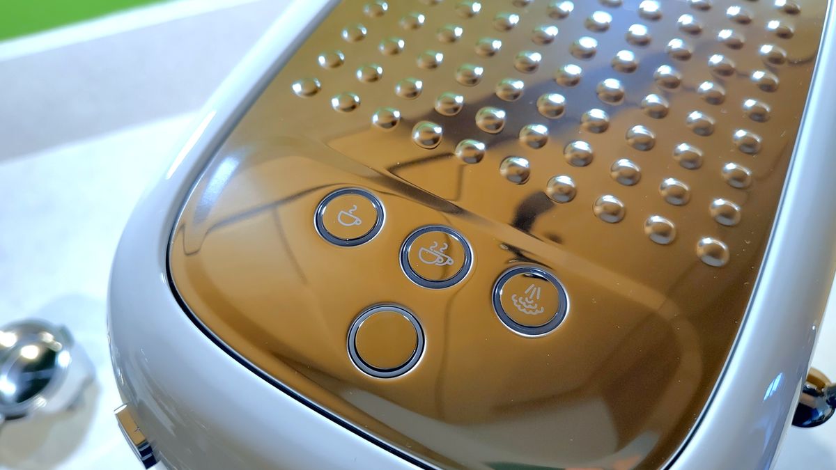 Control buttons on top of Smeg ECF03 espresso machine