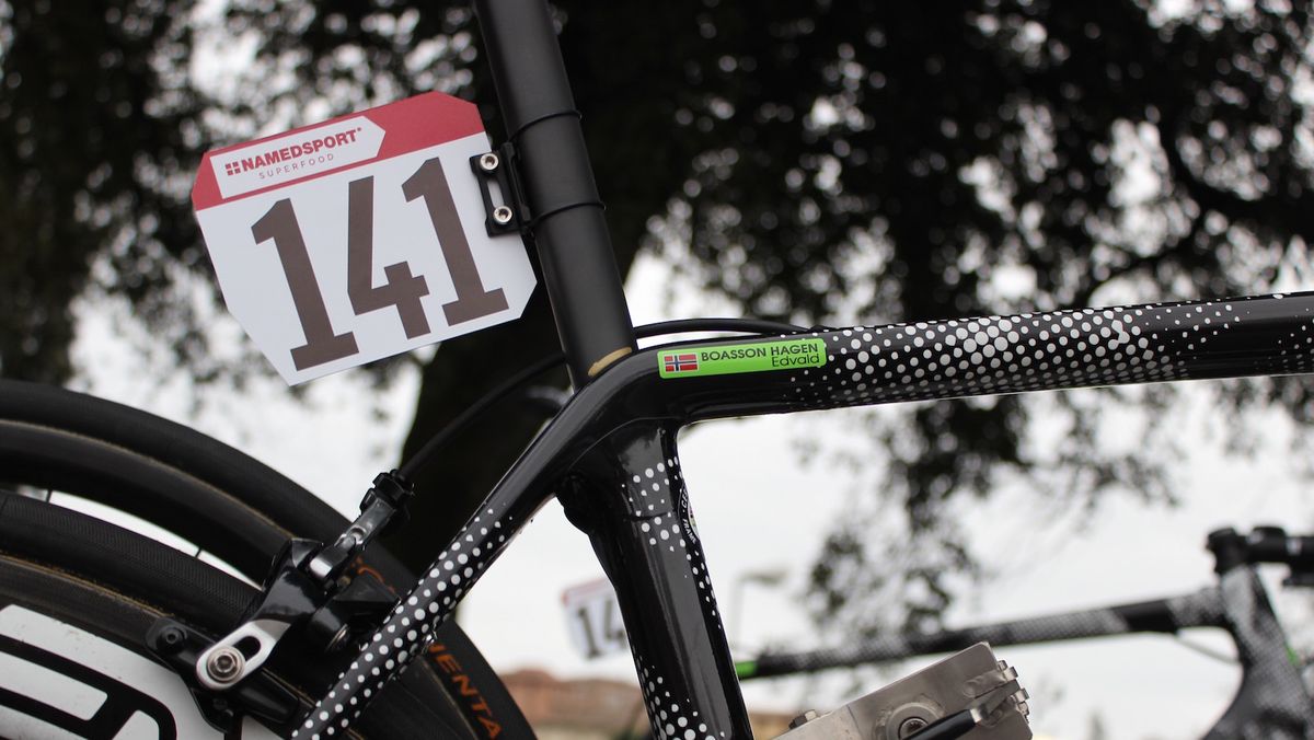 The seatpost is marked for ease of setup