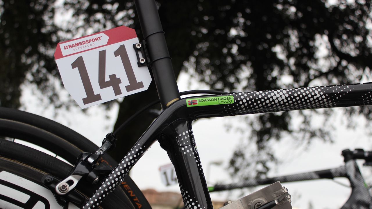 The seatpost is marked for ease of setup