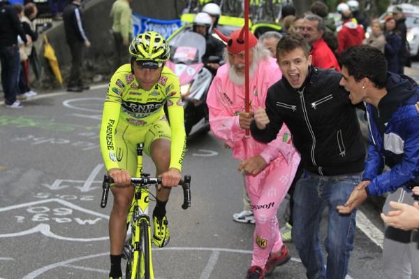 Matteo Rabottini (Farnese Vini-Selle Italia) rides solo on the final climb