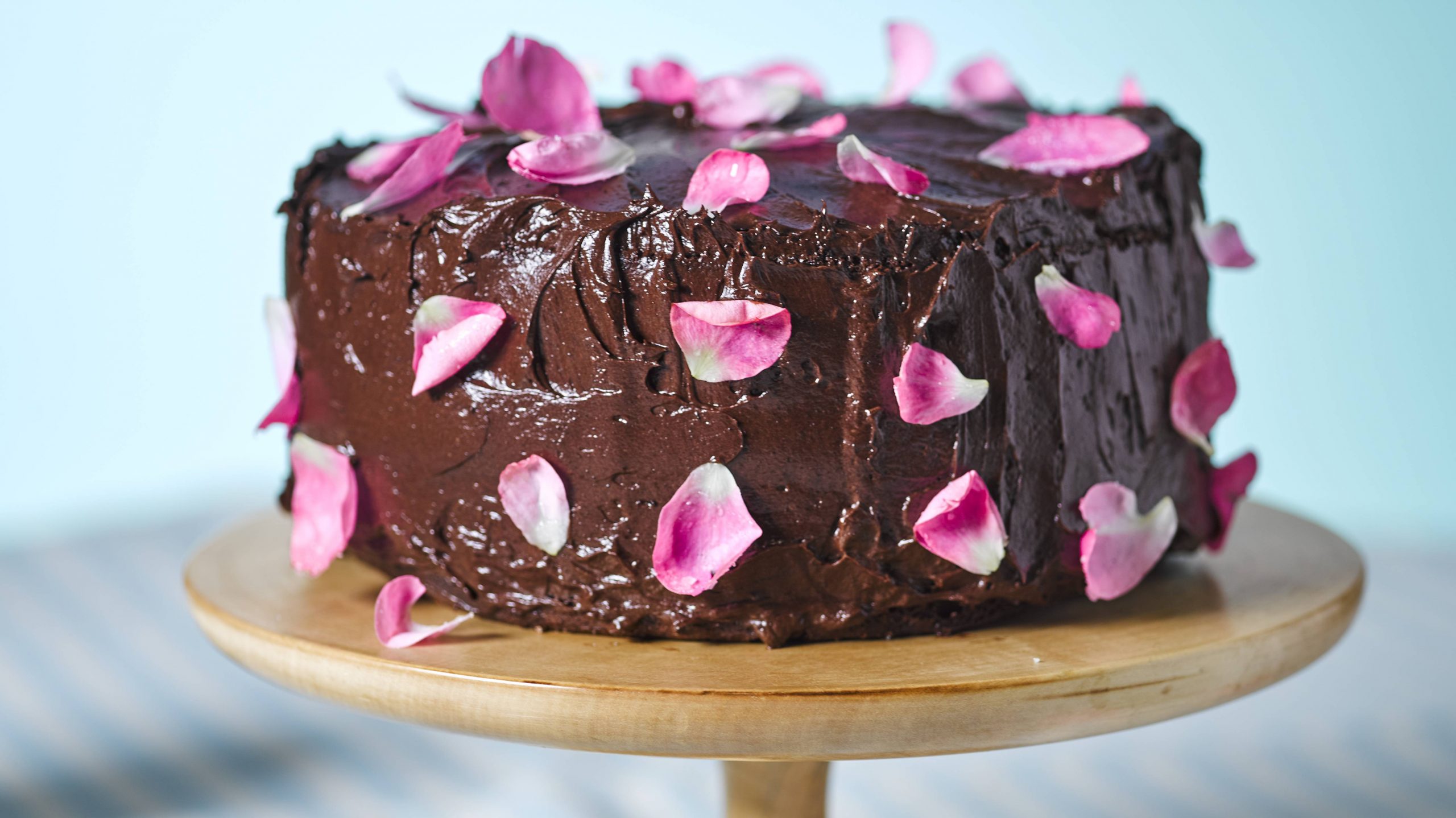 Double rose and chocolate cake | Baking Recipes | GoodTo