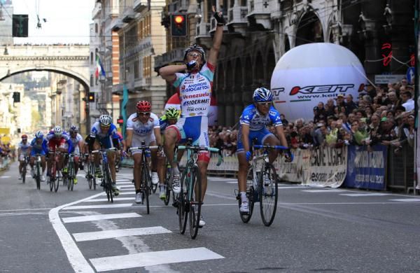 Fabio Felline (Androni Giocattoli -Venezuela) takes the win