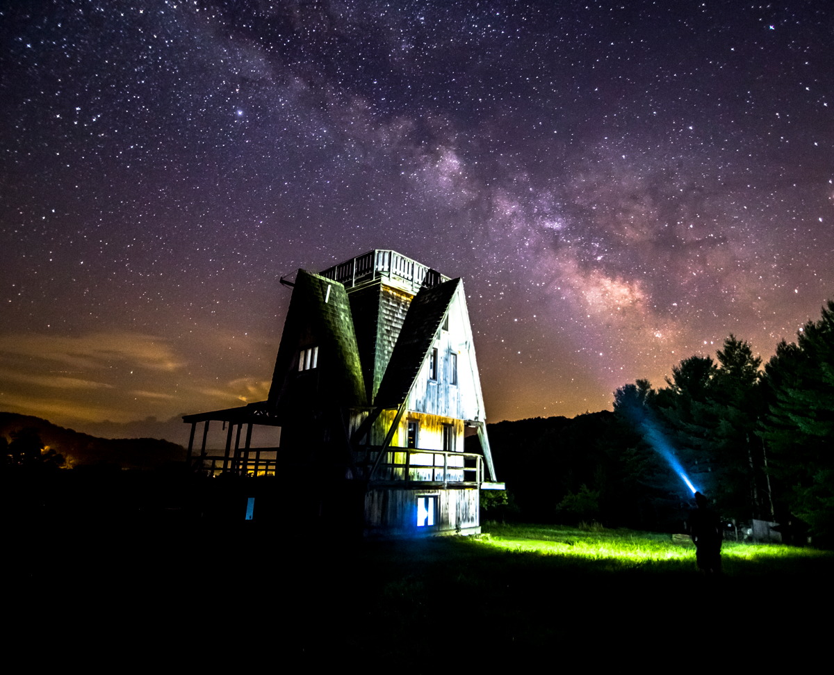 &#039;Haunted House&#039; with Milky Way