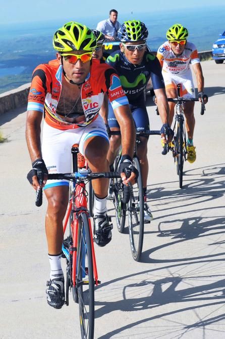 Daniel Diaz leads Nairo Quintana, Alex Diniz and Roldolfo Torres.