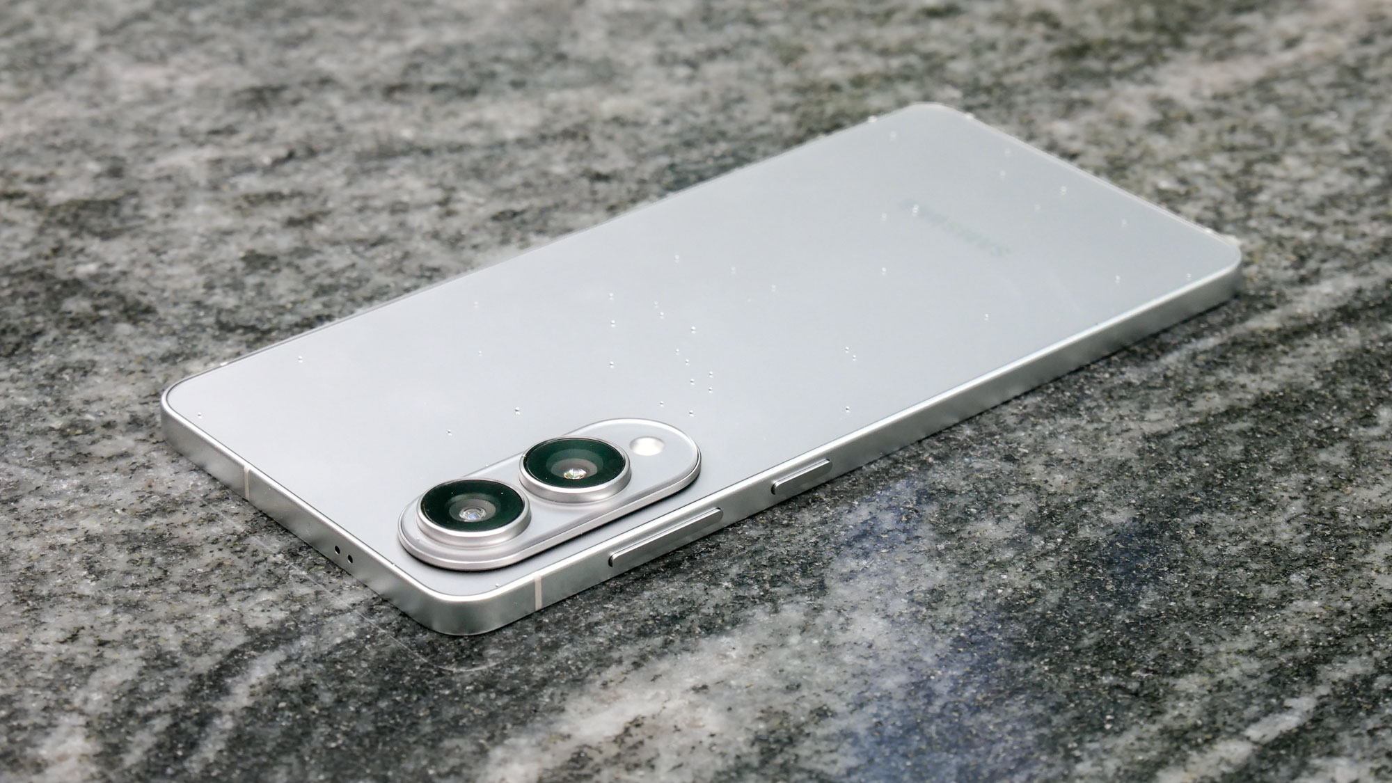 Samsung Galaxy S25 Edge review.