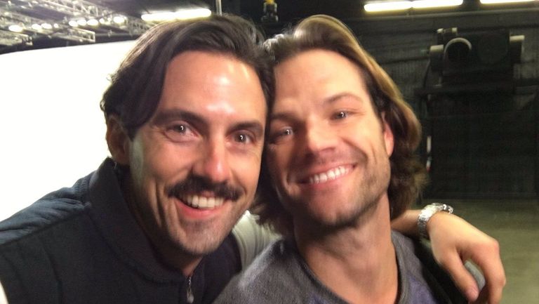 Smile, Facial hair, Happy, Beard, Tooth, Facial expression, T-shirt, Moustache, Jaw, Friendship,