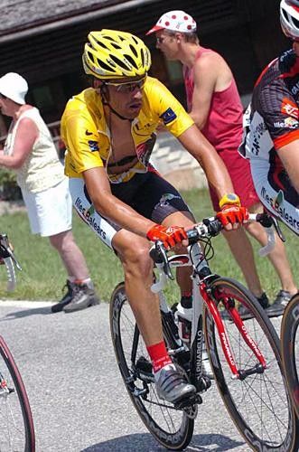 Oscar Pereiro (Caisse d'Epargne) suffering