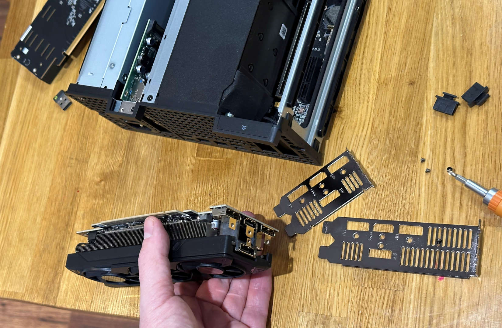 Minisforum MS-02 Ultra mini workstation hands-on testing