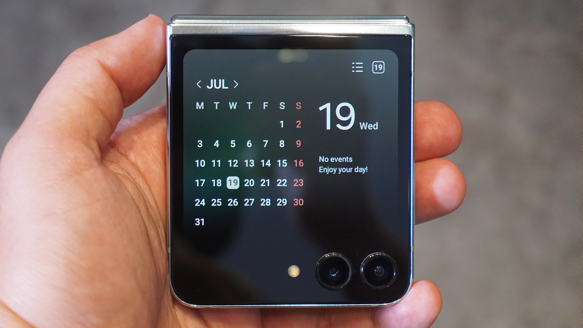 Samsung Galaxy Z Flip 5 hands on cover display calendar