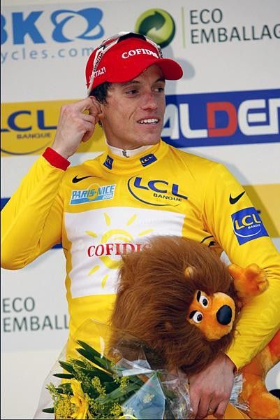 Sylvain Chavanel (Cofidis) takes the overall lead.