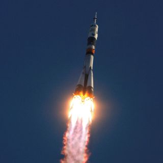 Expedition 13 launch