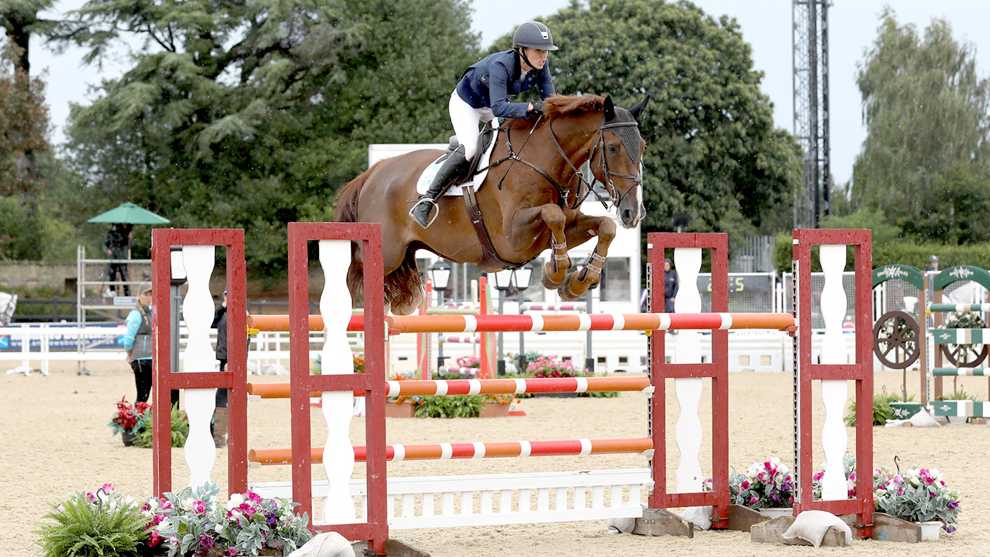 HARRIET NUTTALL and A Touch Imperious took the international stairway final