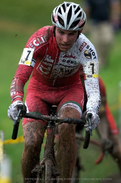Fatigue shows on Troy Wells as he powers up the hill.
