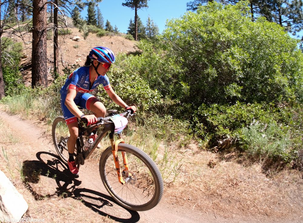 Katerina Nash (Clif Pro Team) descending during the second lap without her teammate Rochette.